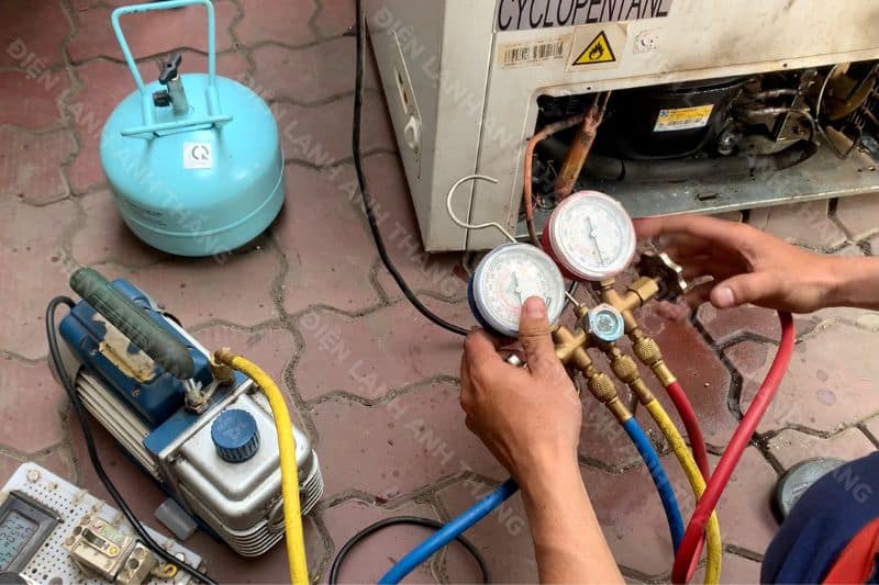 Dịch vụ bơm gas tủ lạnh tại Phú Giáo