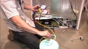 thay gas tu lanh tai Nha Trang 700x394 1